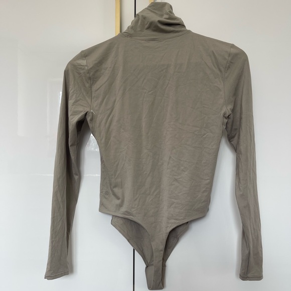 Lululemon Wundermost Ultra-Soft Nulu Turtleneck Bodysuit - Picture 3 of 5